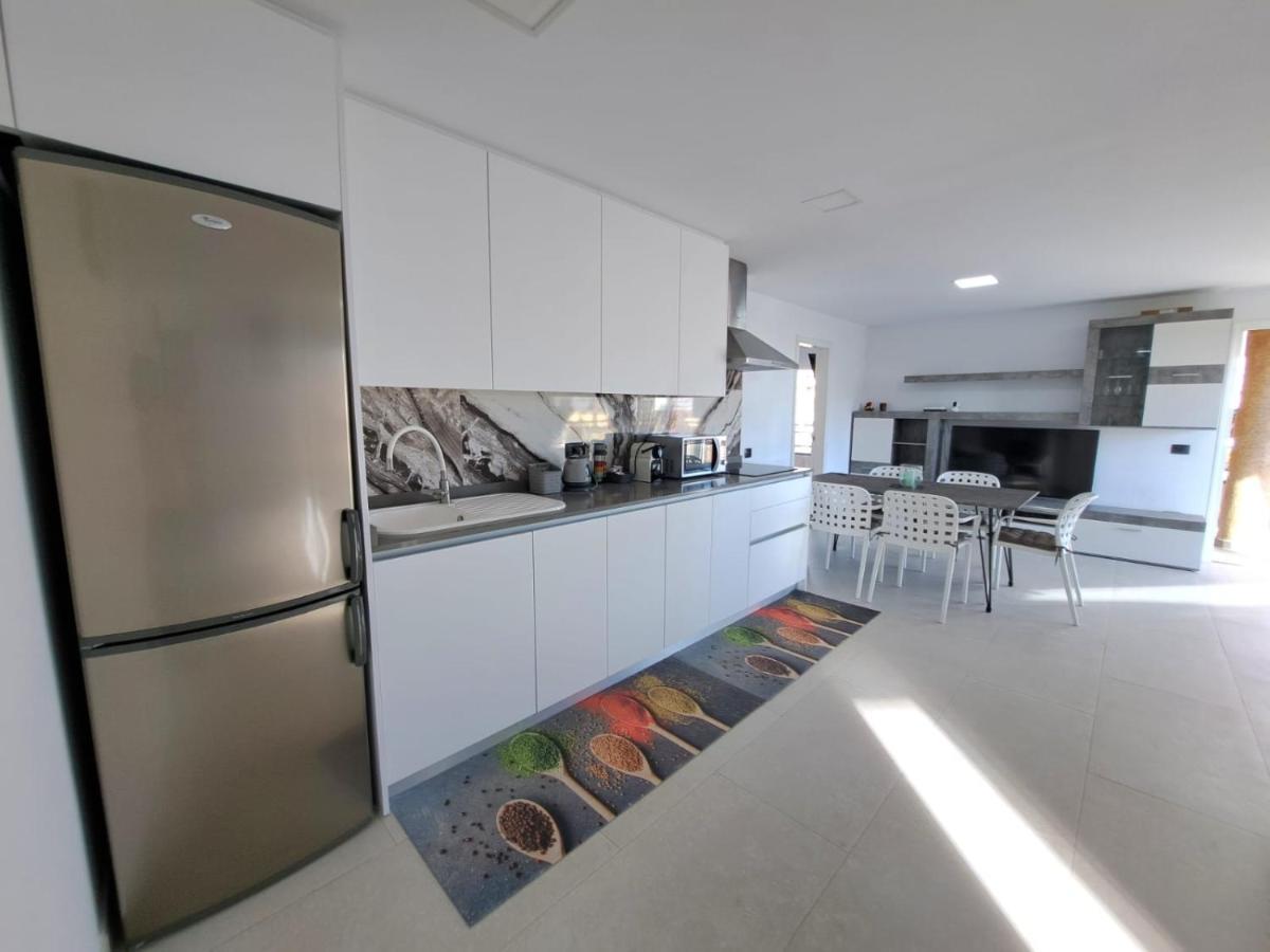 Newly Reformed 2 Bedroom Apartment In The Center Of Los Cristianos Los Cristianos  Exterior photo