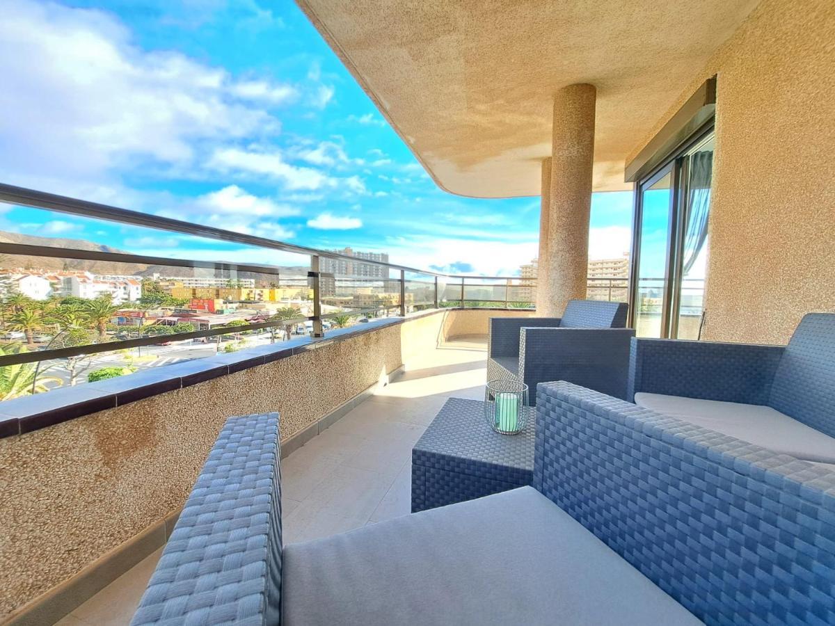 Newly Reformed 2 Bedroom Apartment In The Center Of Los Cristianos Los Cristianos  Exterior photo