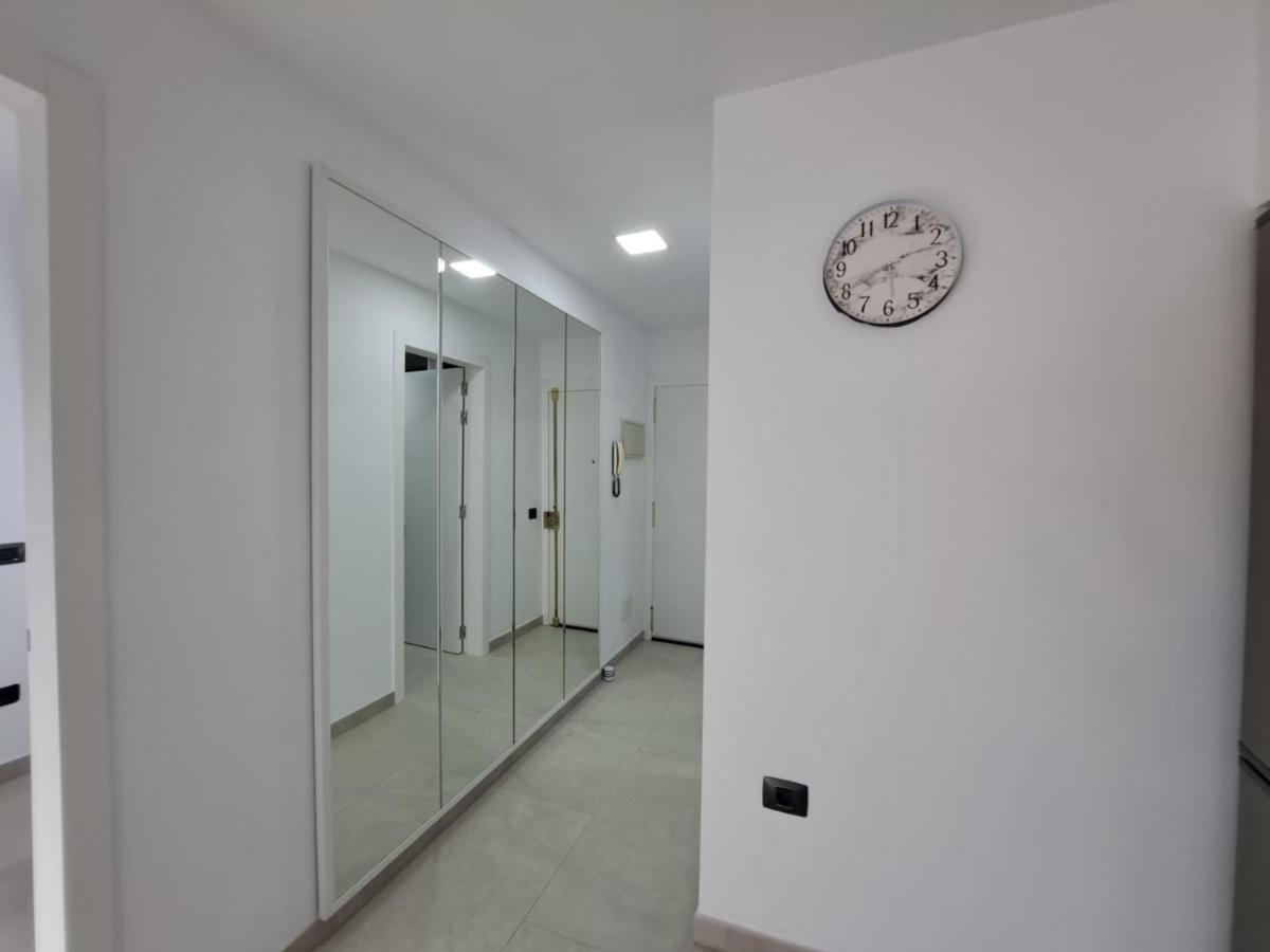 Newly Reformed 2 Bedroom Apartment In The Center Of Los Cristianos Los Cristianos  Exterior photo