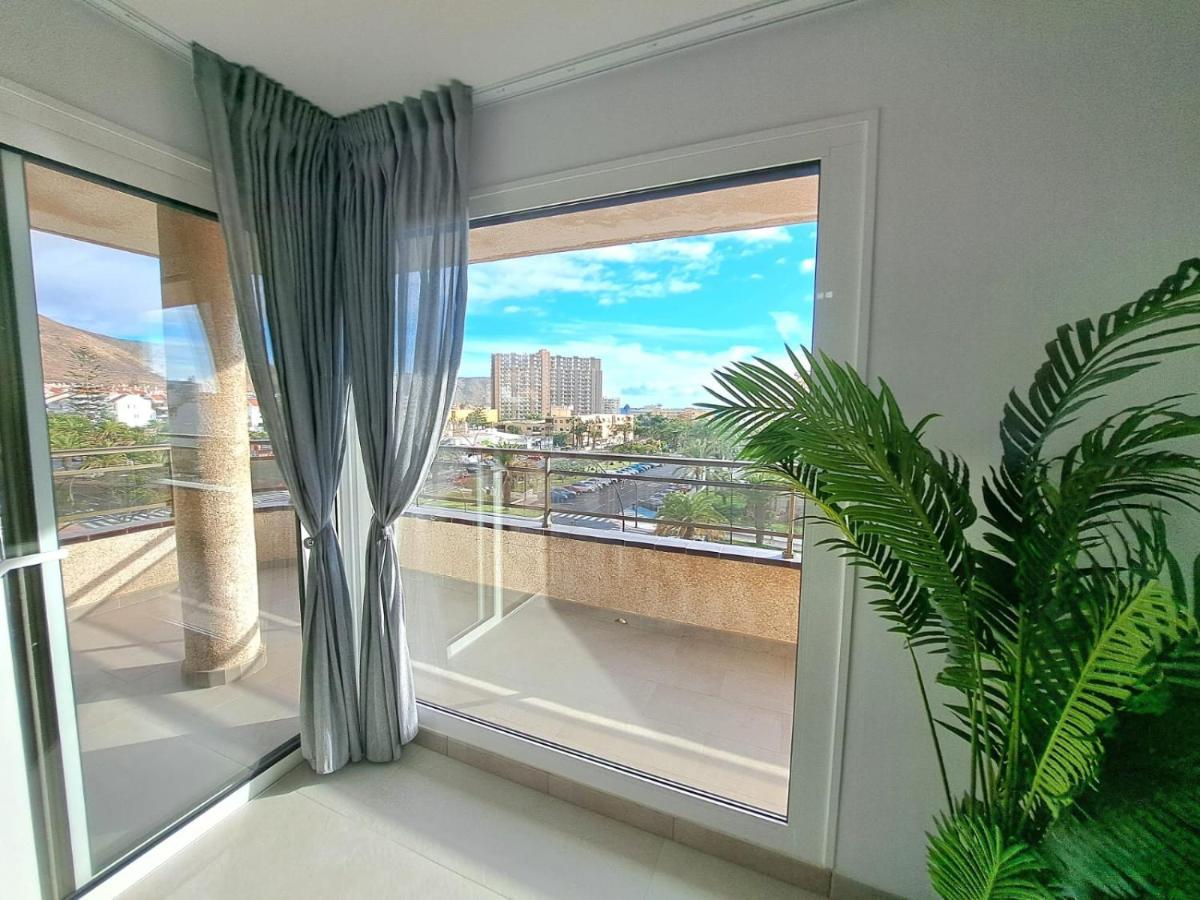 Newly Reformed 2 Bedroom Apartment In The Center Of Los Cristianos Los Cristianos  Exterior photo