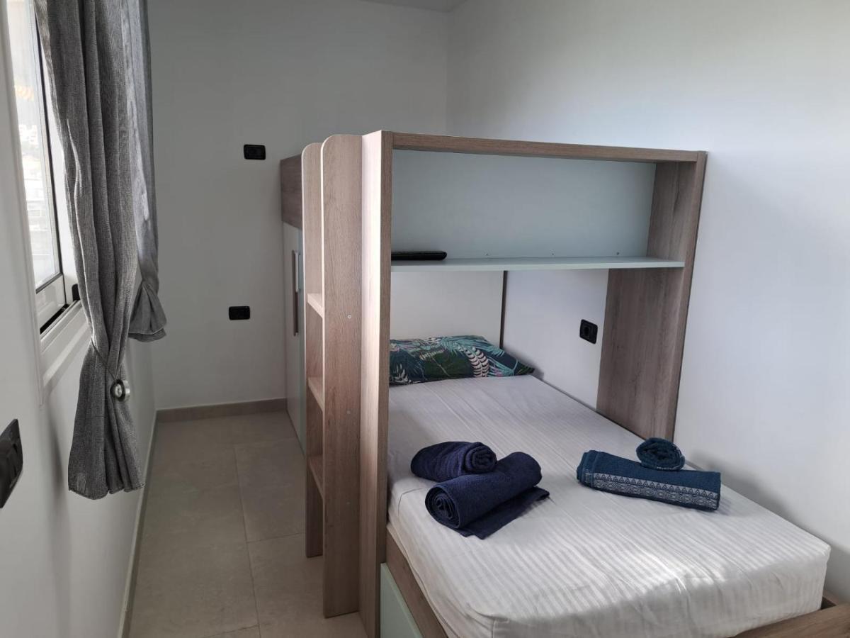 Newly Reformed 2 Bedroom Apartment In The Center Of Los Cristianos Los Cristianos  Exterior photo