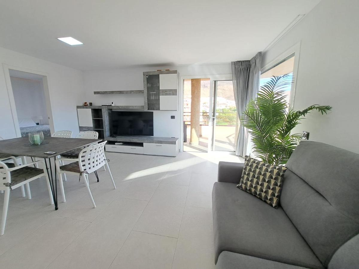 Newly Reformed 2 Bedroom Apartment In The Center Of Los Cristianos Los Cristianos  Exterior photo