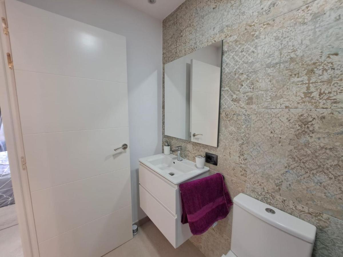 Newly Reformed 2 Bedroom Apartment In The Center Of Los Cristianos Los Cristianos  Exterior photo