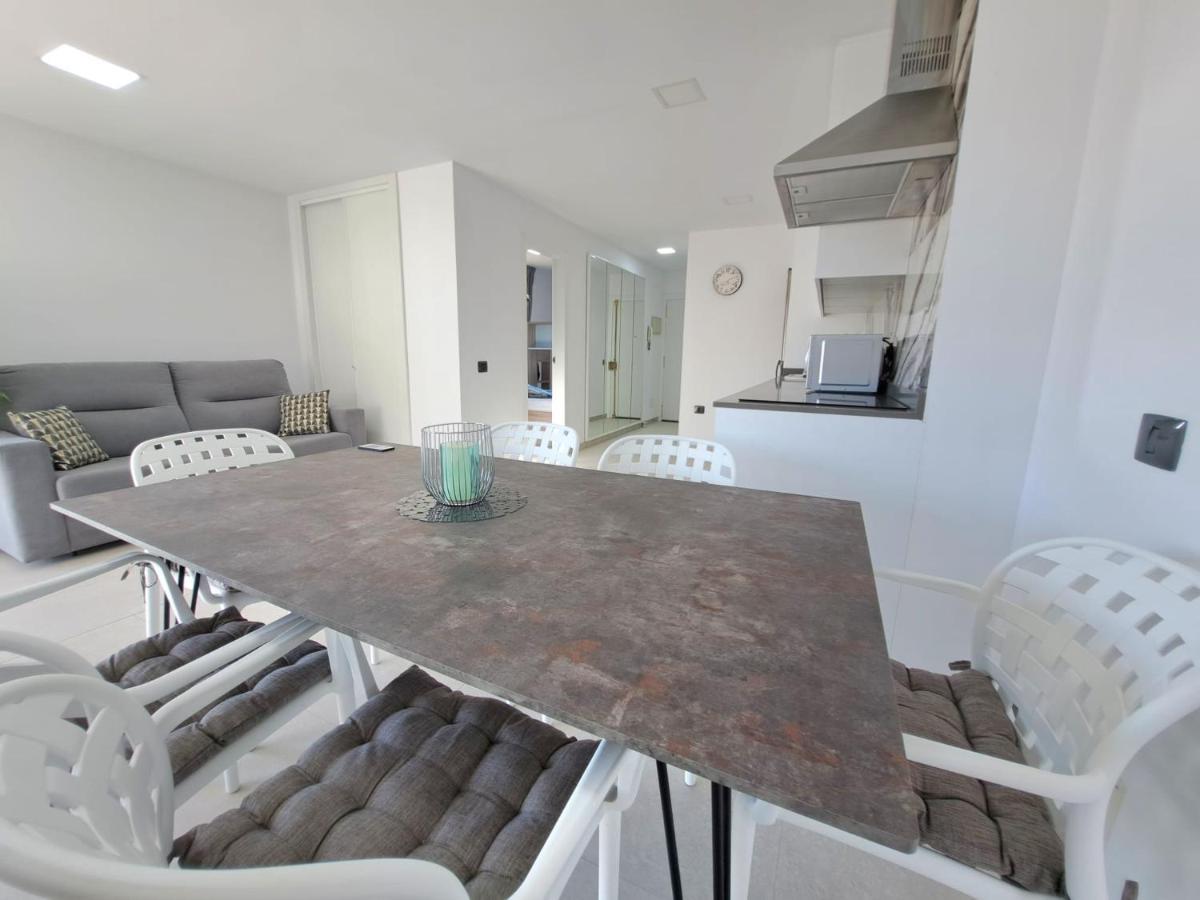 Newly Reformed 2 Bedroom Apartment In The Center Of Los Cristianos Los Cristianos  Exterior photo